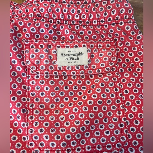 Abercrombie and Fitch Men’s Red Patterned Board Shorts size XL. - Picture 7 of 7